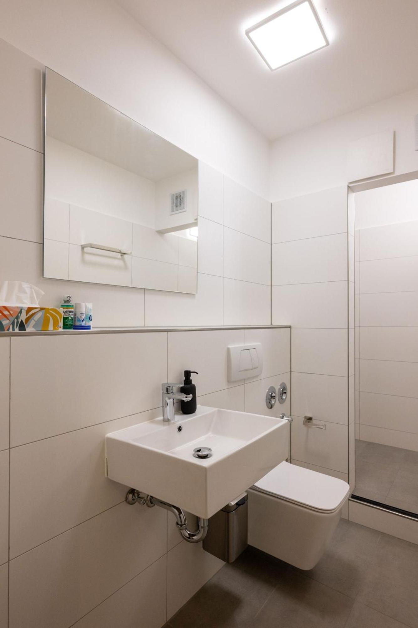Large 155 Qm And 5 Bedrooms With Roof Terrace In Centrally Located 1 To 14 Guests * Munich