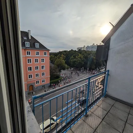 Munich Large Apartment 155 Qm And 5 Bedrooms With Roof Terrace In Centrally Located 1 To 14 Guests Exterior photo