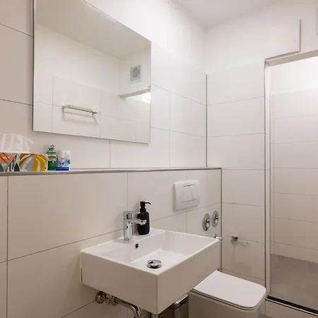Munich Large Apartment 155 Qm And 5 Bedrooms With Roof Terrace In Centrally Located 1 To 14 Guests Exterior photo