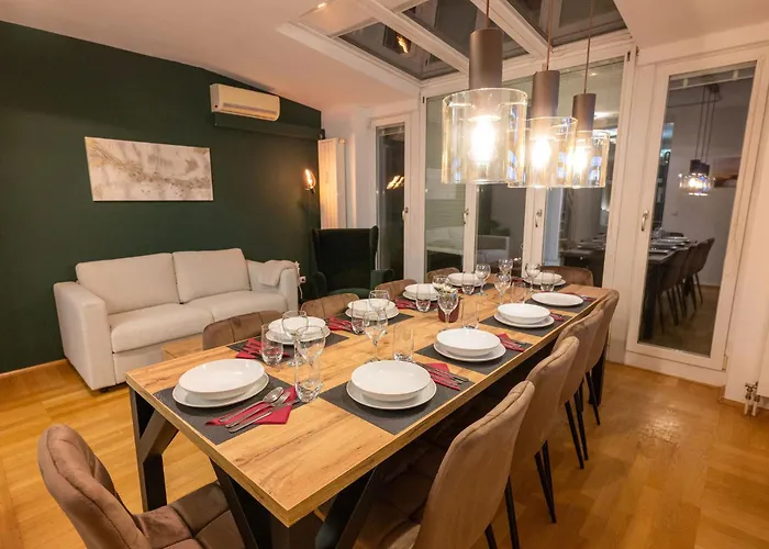 Munich Large Apartment 155 Qm And 5 Bedrooms With Roof Terrace In Centrally Located 1 To 14 Guests