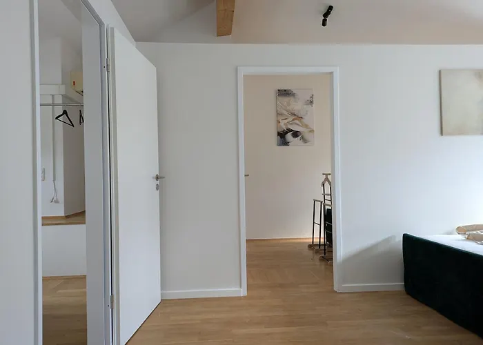 Munich Large Apartment 155 Qm And 5 Bedrooms With Roof Terrace In Centrally Located 1 To 14 Guests