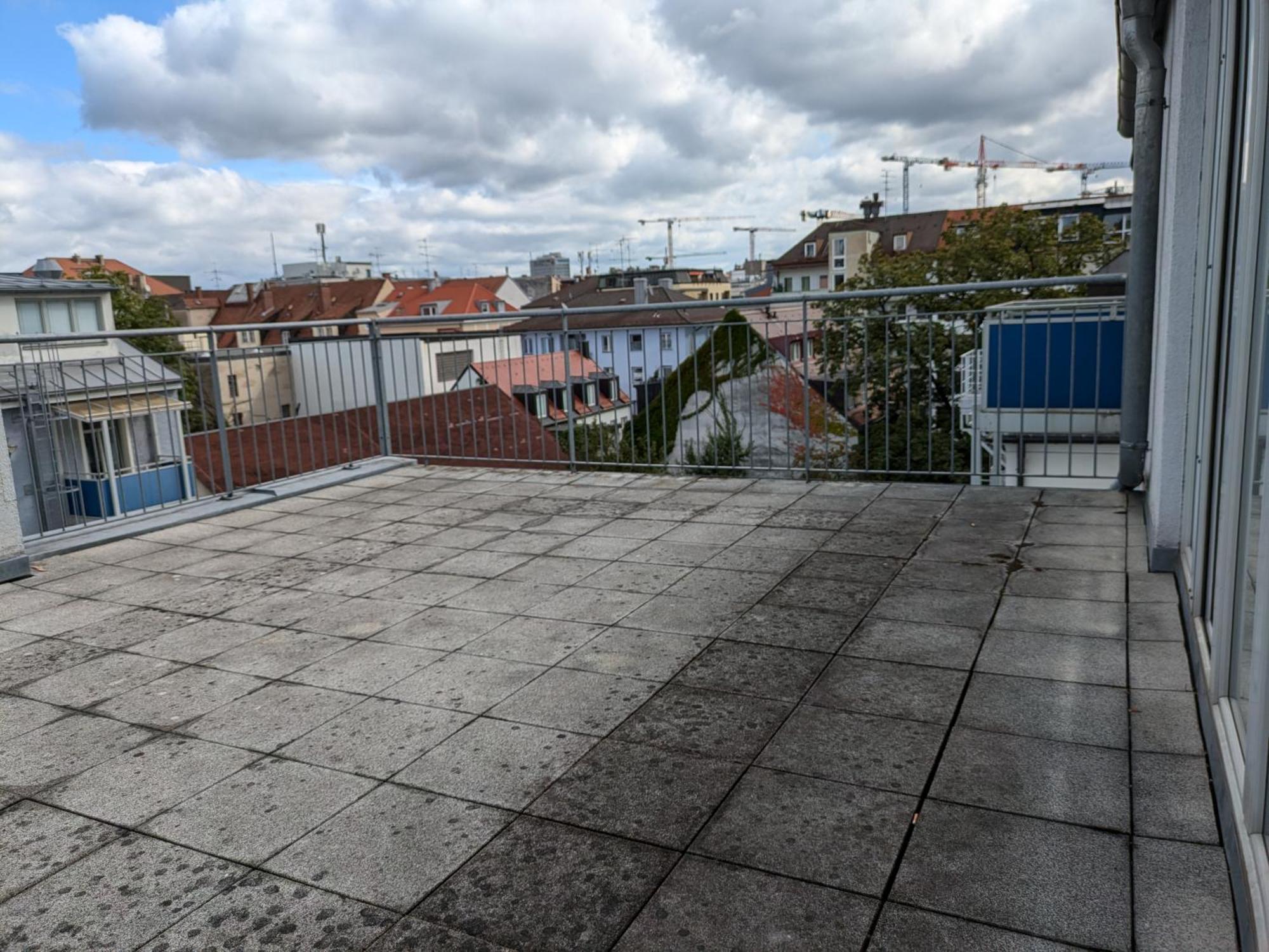 Large 155 Qm And 5 Bedrooms With Roof Terrace In Centrally Located 1 To 14 Guests *