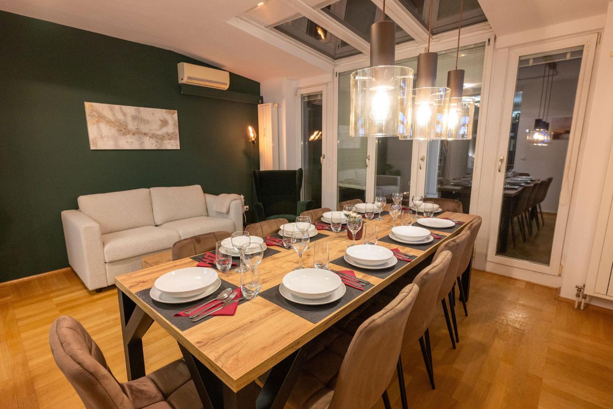 Апартаменты Large 155 Qm And 5 Bedrooms With Roof Terrace In Centrally Located 1 To 14 Guests