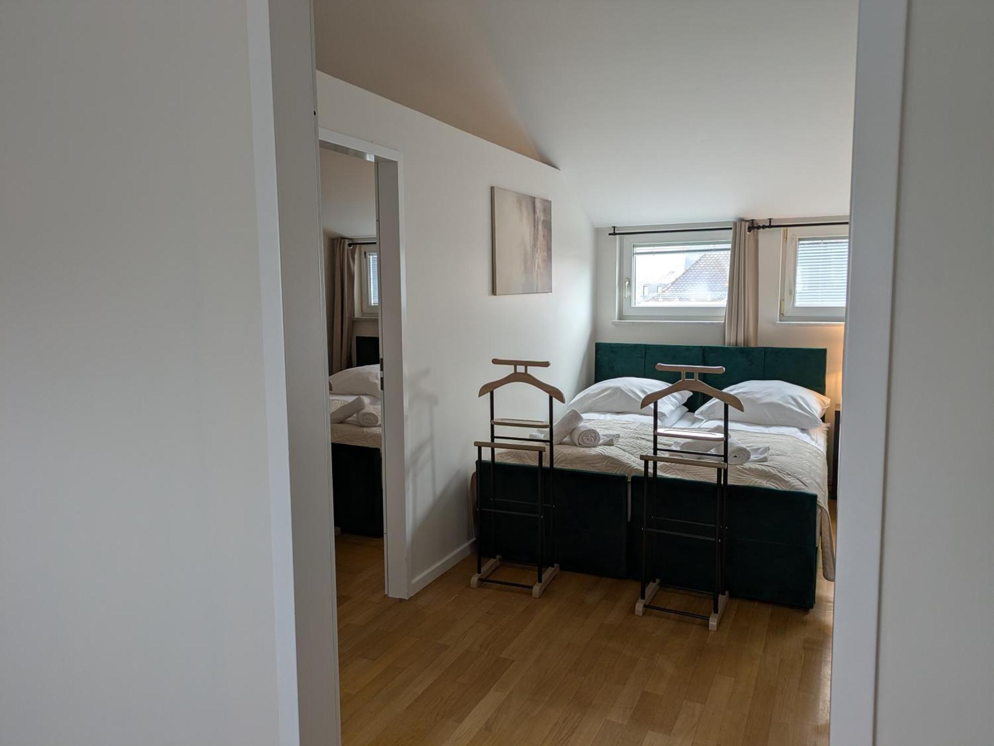 Апартаменты Large 155 Qm And 5 Bedrooms With Roof Terrace In Centrally Located 1 To 14 Guests *